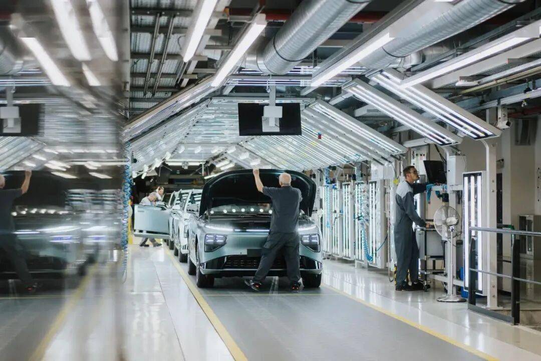 小鹏官宣进军欧洲由麦格纳代工,奥地利这座生产奔驰大g的工厂是什么来头?