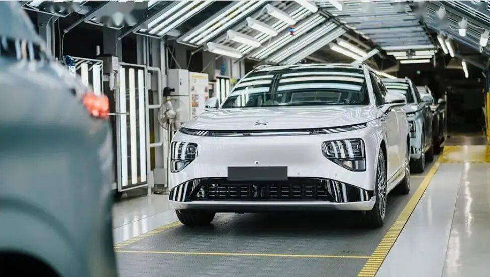 小鹏官宣进军欧洲由麦格纳代工,奥地利这座生产奔驰大g的工厂是什么来头?