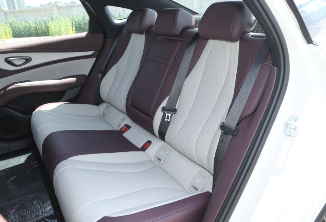 14.98万元起,2026款海豹07dm-i:尺寸加大,更有云辇