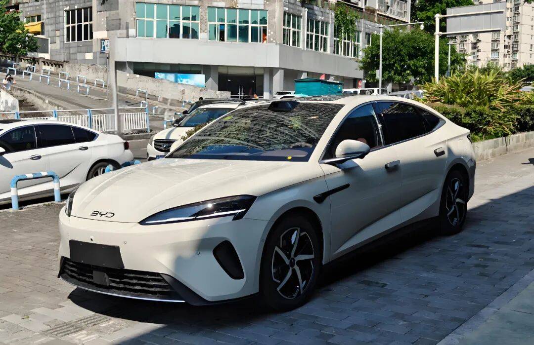 14.98万元起,2026款海豹07dm-i:尺寸加大,更有云辇