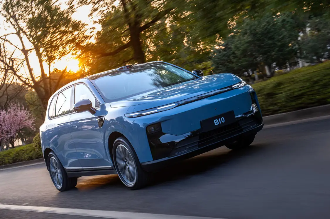 stellantis ceo安东尼奥・菲洛萨确认,零跑将在西班牙生产汽车 leapmotor b10 2025 review front tracking 5443