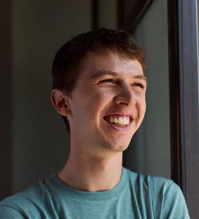 告别单一物体生成!李飞飞突破ai限制,创建大规模持久3d几何体 图 | 本·米尔登霍尔(ben mildenhall)(来源:资料图)