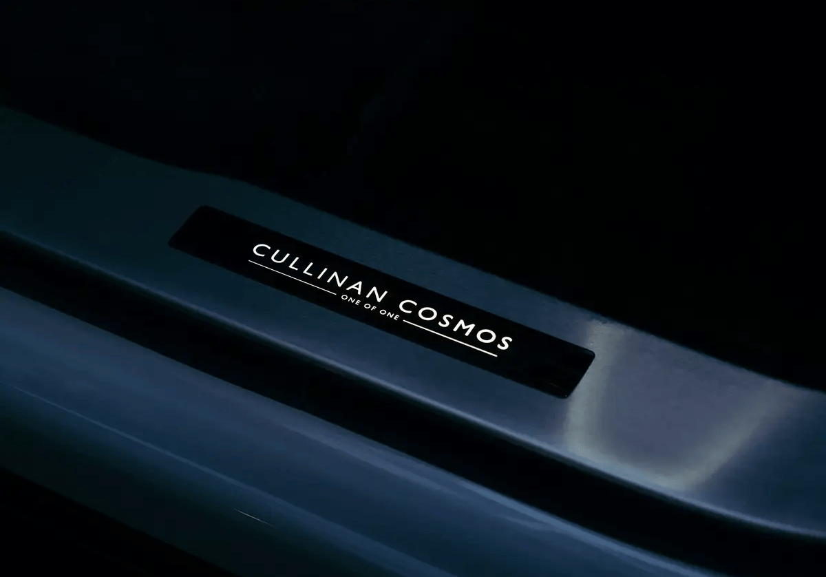 全球限量1台/手绘星空顶 劳斯莱斯库里南cosmos官图发布