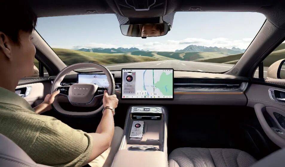 中大型混动轿车卖小车价!8.58万元的荣威m7 dmh目标是国民家轿