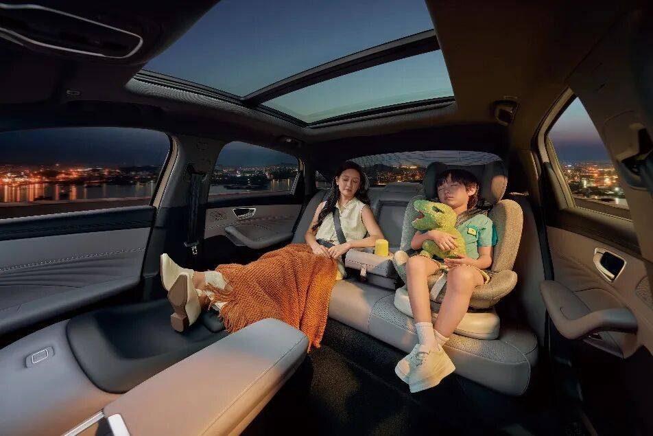 中大型混动轿车卖小车价!8.58万元的荣威m7 dmh目标是国民家轿