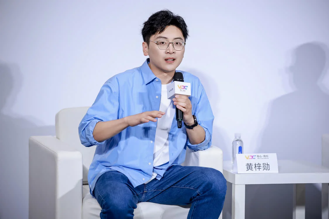 对话vivo副总裁周围:拒绝ai“功能过载”,揭秘vivo“系统功能ai化”的务实路径 对话vivo副总裁周围:拒绝ai“功能过载”,揭秘vivo“系统功能ai化”的务实路径