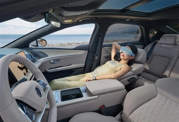 续航升级、怀挡冰箱上车!比亚迪汉长续航版上市:15.98万起 续航升级、怀挡冰箱上车!比亚迪汉长续航版上市:15.98万起