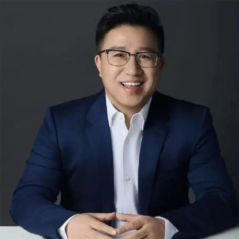 关海涛以“青山绿水,江湖再见”八字告别极氪:是谢幕也是新的开始