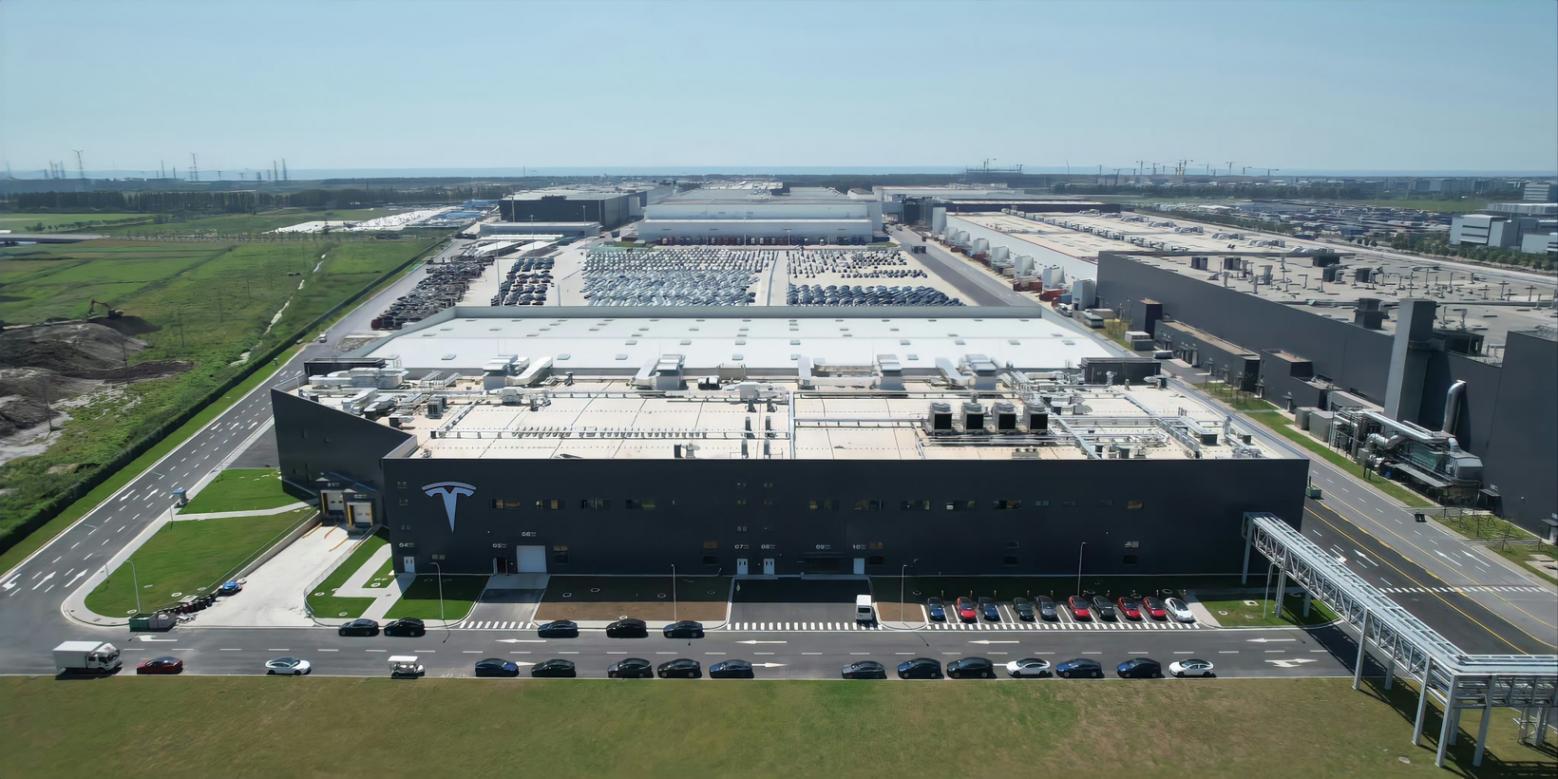 汽车数据,竟在“左右互博”? 汽车数据,竟在“左右互博”?