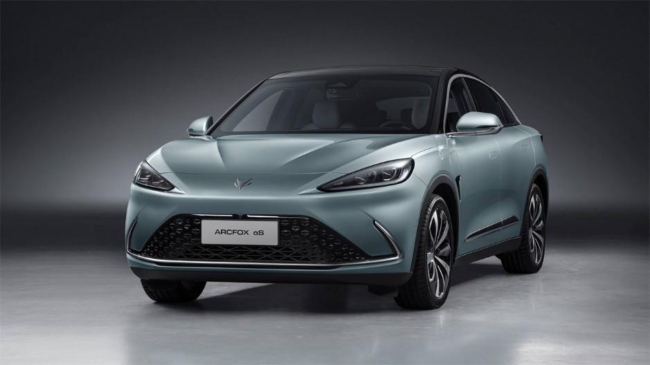 奔驰“叛变”了!将放弃全面电动车计划,2023年在华电车销量低迷